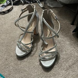 7 1/2 Silver Heel